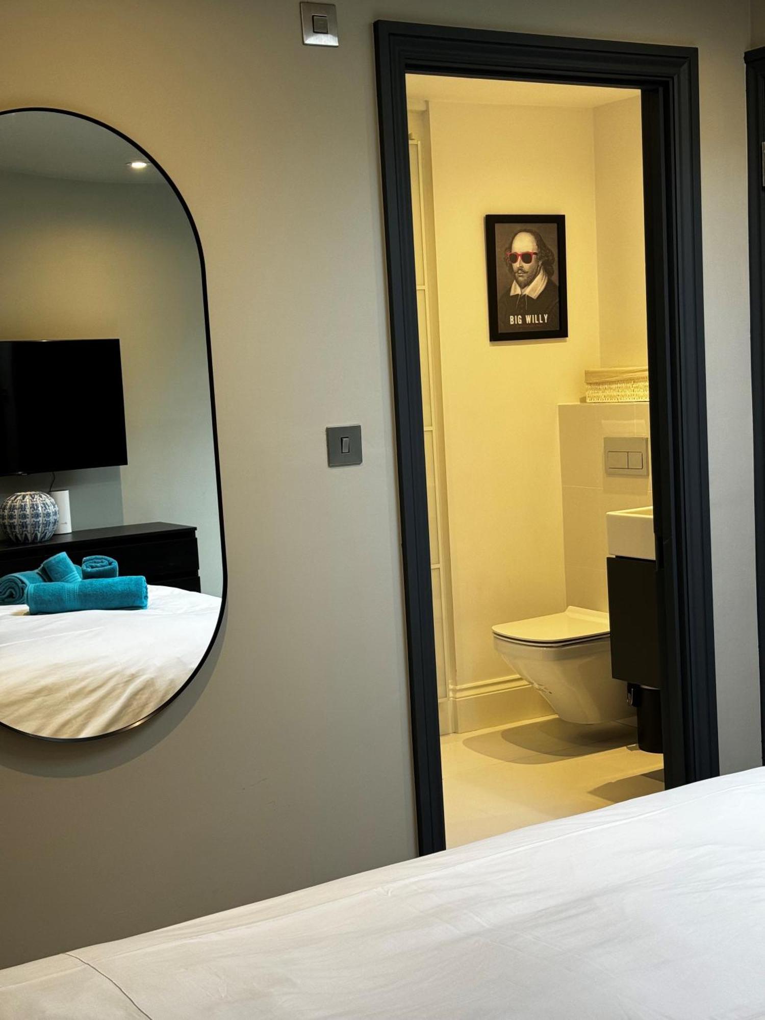 Апартаменты Romeo'S Arch High End Luxury In Centre Of Stratford With Parking Экстерьер фото