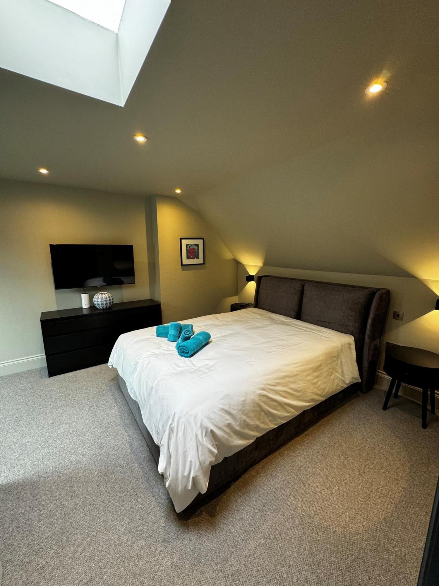 Апартаменты Romeo'S Arch High End Luxury In Centre Of Stratford With Parking Экстерьер фото
