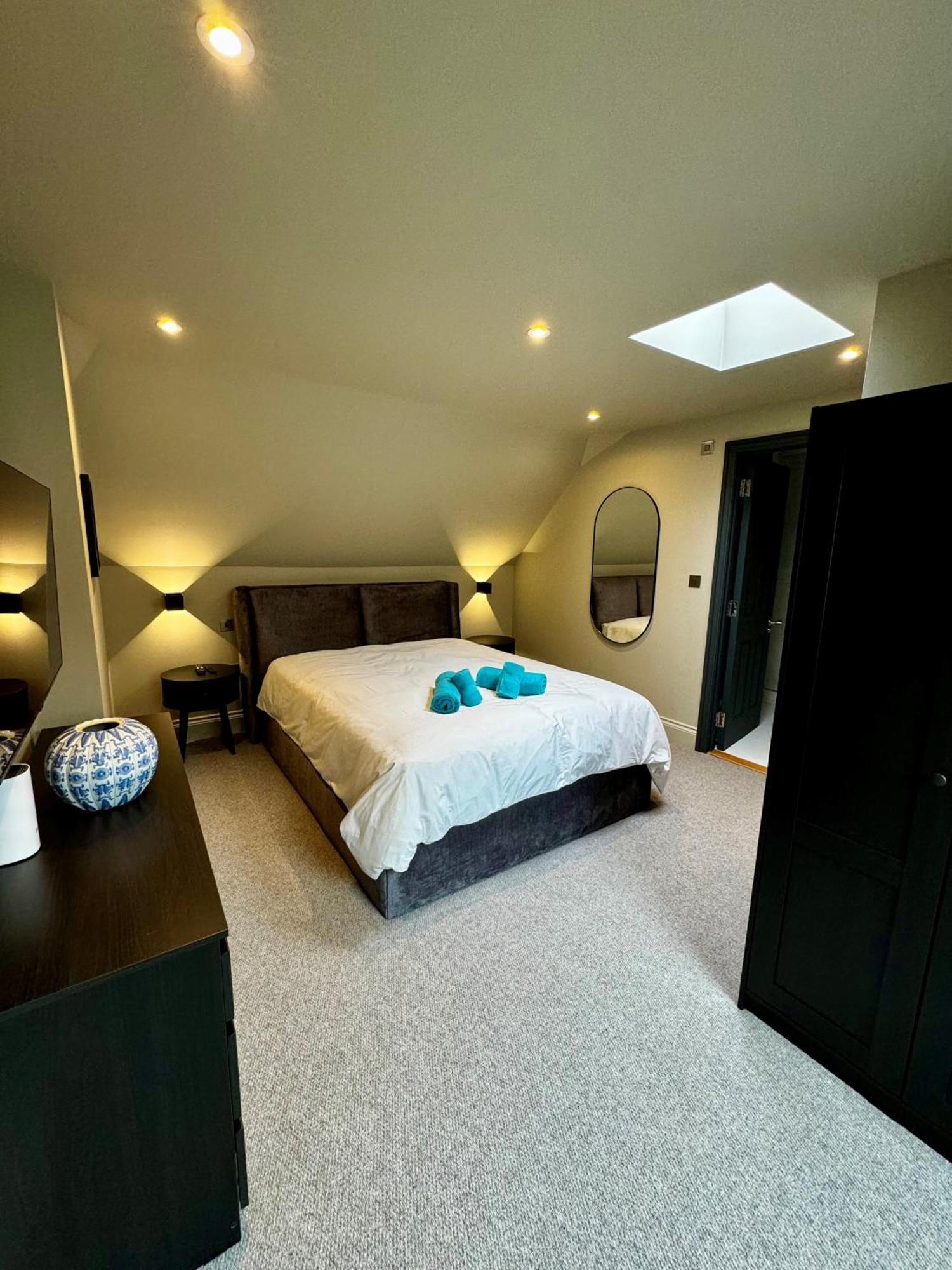 Апартаменты Romeo'S Arch High End Luxury In Centre Of Stratford With Parking Экстерьер фото