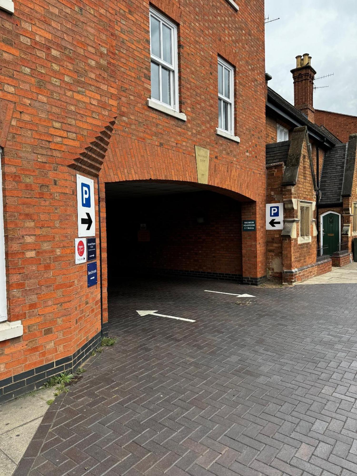 Апартаменты Romeo'S Arch High End Luxury In Centre Of Stratford With Parking Экстерьер фото